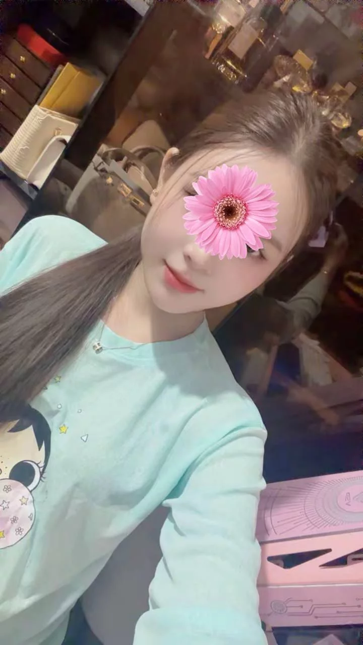 Phương Trinh - xinh ngoan lại còn biết chiều khách